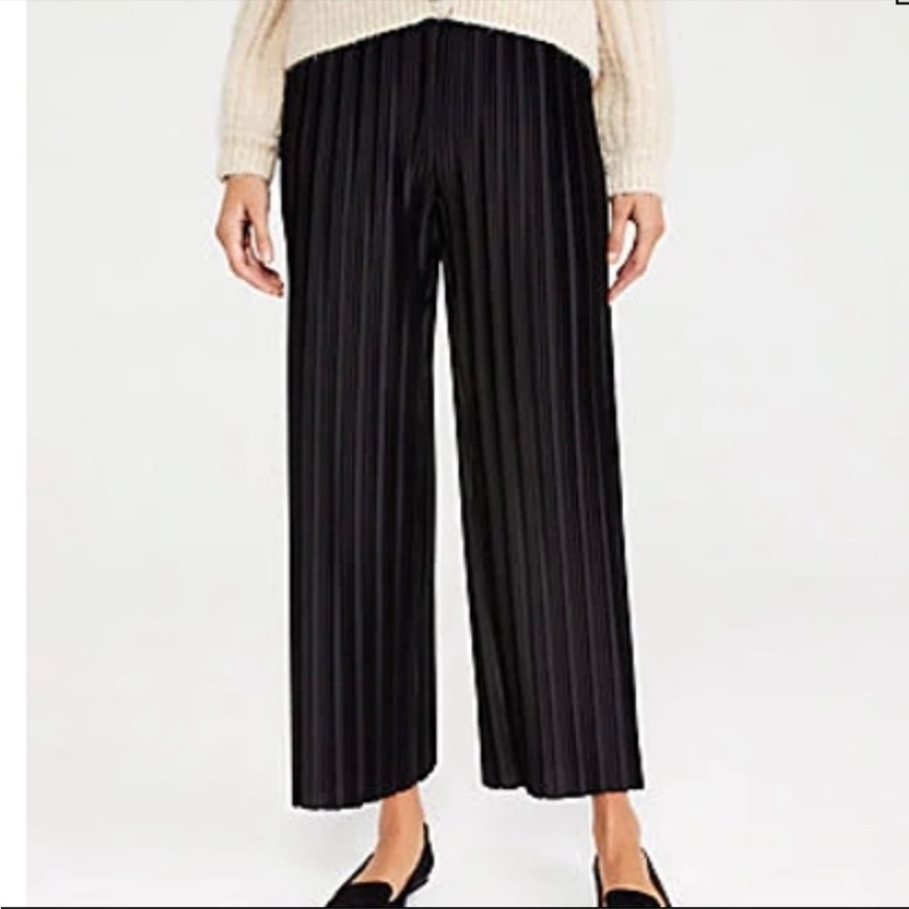 Ann Taylor black pleated pants accordion wide leg elastic waist fall